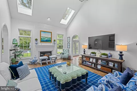 Living - 404 Chester Rd, Devon, PA 19333 photo 2 of 2