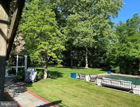 Exterior - 404 Chester Rd, Devon, PA 19333 photo 7 of 10