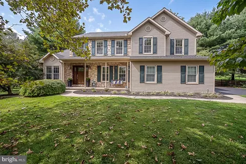 19 Oneida Ct, Chester Springs, PA 19425
