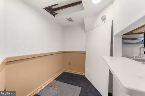 Entry Way - 11 Anthony Wayne Dr, Wayne, PA 19087 photo 6 of 6