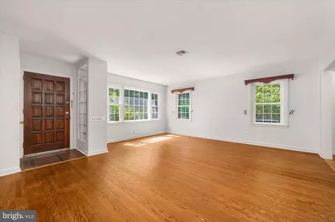 Living - 11 Anthony Wayne Dr, Wayne, PA 19087 photo 1 of 3