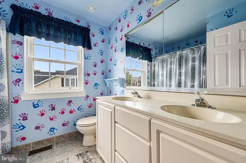 Bath - 8 Cameron Ct, Exton, PA 19341 photo 2 of 2