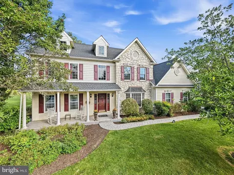 8 Cameron Ct, Exton, PA 19341