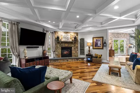 Living - 825 Oak Tree Rd, Kennett Square, PA 19348 photo 4 of 5