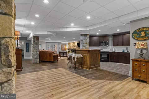 Entry Way - 825 Oak Tree Rd, Kennett Square, PA 19348 photo 20 of 21
