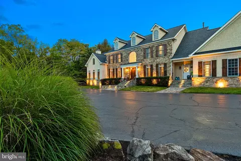 Exterior - 825 Oak Tree Rd, Kennett Square, PA 19348 photo 32 of 35