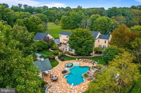 Exterior - 825 Oak Tree Rd, Kennett Square, PA 19348 photo 6 of 35