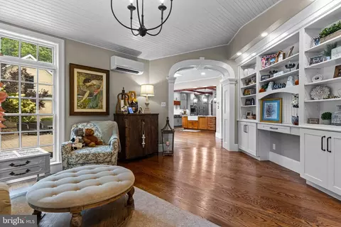 Entry Way - 825 Oak Tree Rd, Kennett Square, PA 19348 photo 9 of 21