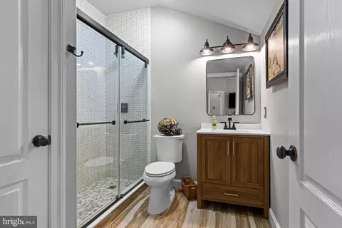 Bath - 825 Oak Tree Rd, Kennett Square, PA 19348 photo 7 of 10