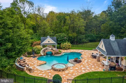 Exterior - 825 Oak Tree Rd, Kennett Square, PA 19348 photo 5 of 35
