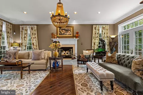 Living - 825 Oak Tree Rd, Kennett Square, PA 19348 photo 3 of 5