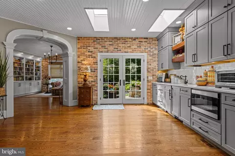 Entry Way - 825 Oak Tree Rd, Kennett Square, PA 19348 photo 13 of 21