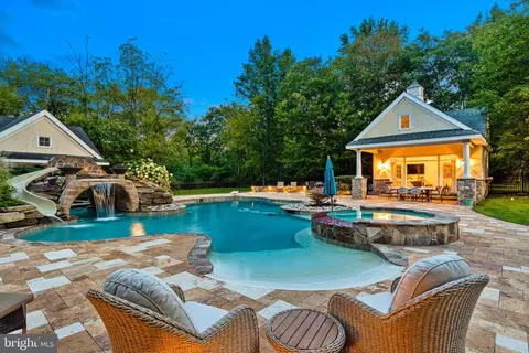Exterior - 825 Oak Tree Rd, Kennett Square, PA 19348 photo 4 of 35