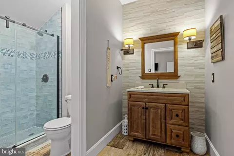 Bath - 825 Oak Tree Rd, Kennett Square, PA 19348 photo 5 of 10