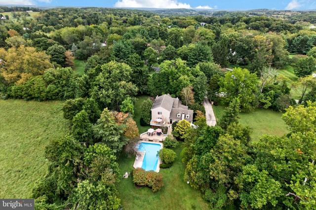 1043 Bodine Rd, Chester Springs, PA 19425