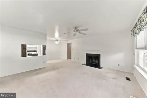 Living - 504 Old Forge Xing Xing #504, Devon, PA 19333 photo 1 of 4