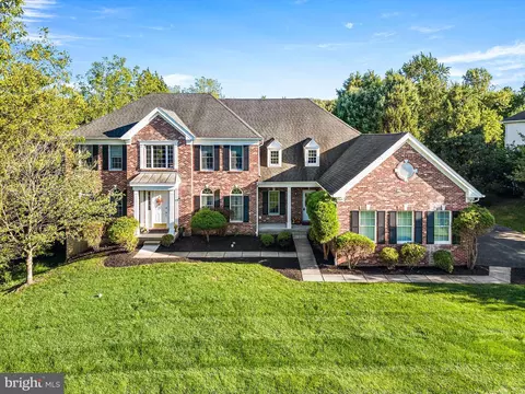 235 Weatherhill Dr, West Chester, PA 19382
