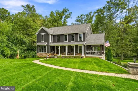 269 Pennocks Bridge Rd, West Grove, PA 19390