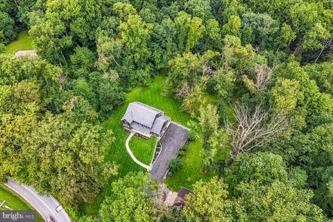 269 Pennocks Bridge Rd, West Grove, PA 19390