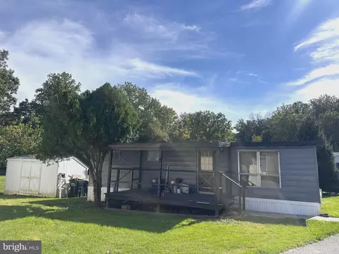 8 Oak Dr, Atglen, PA 19310