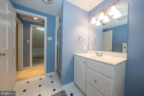 Bath - 127 Kynlyn Rd, Wayne, PA 19087 photo 7 of 7
