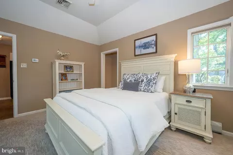 Bedroom - 127 Kynlyn Rd, Wayne, PA 19087 photo 2 of 7