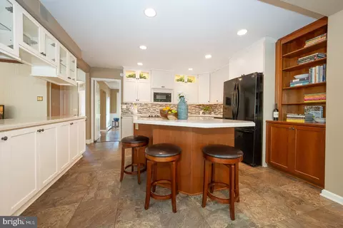 Kitchen - 127 Kynlyn Rd, Wayne, PA 19087 photo 3 of 4