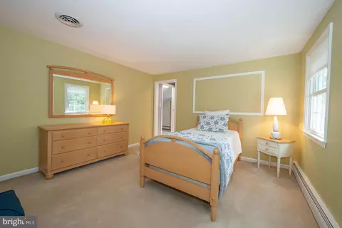 Bedroom - 127 Kynlyn Rd, Wayne, PA 19087 photo 6 of 7