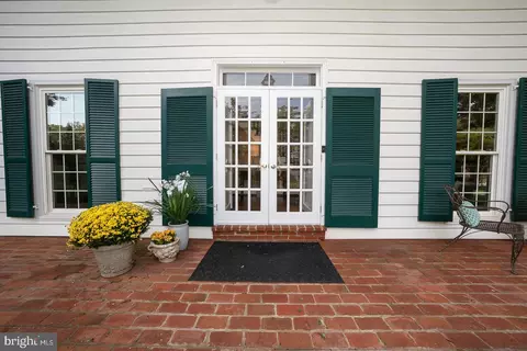 Exterior - 127 Kynlyn Rd, Wayne, PA 19087 photo 4 of 9