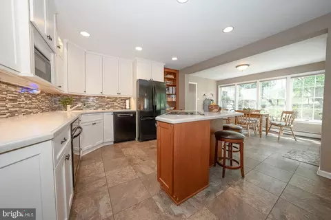 Kitchen - 127 Kynlyn Rd, Wayne, PA 19087 photo 1 of 4
