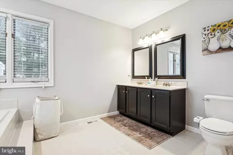 Bath - 41 E Jonathan Ct #41, Kennett Square, PA 19348 photo 1 of 3