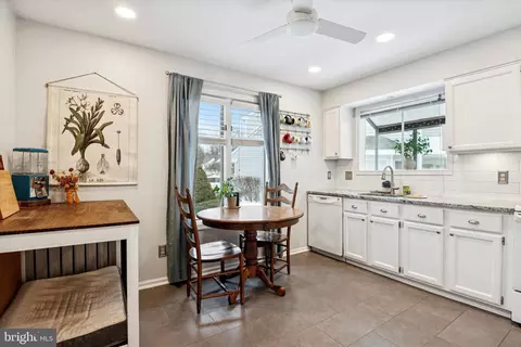 Kitchen - 41 E Jonathan Ct #41, Kennett Square, PA 19348 photo 1 of 2