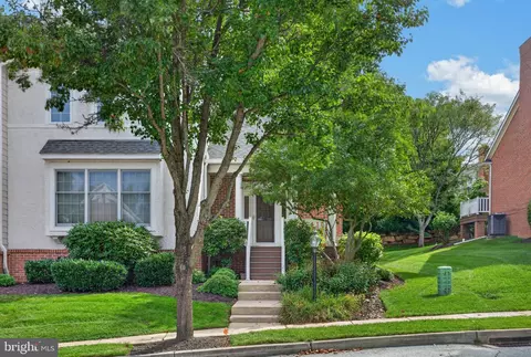 405 Vineyard Ln, Downingtown, PA 19335