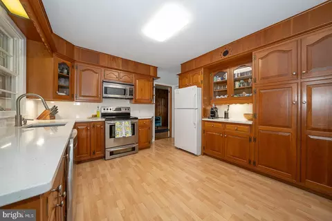 Kitchen - 415 School Ln, Wayne, PA 19087 photo 1 of 1