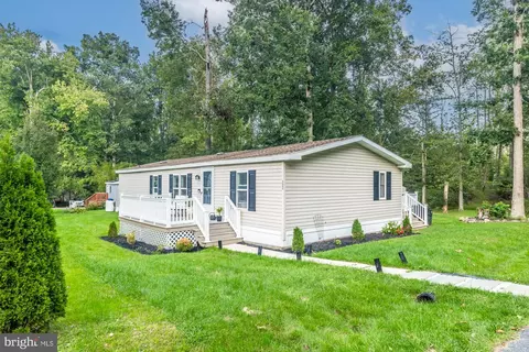 11 Comanche Ln, Honey Brook, PA 19344