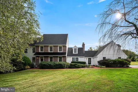 1010 Revolutionary Dr, West Chester, PA 19382