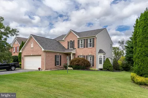 102 Autumn Trl, Coatesville, PA 19320
