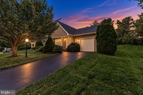 710 W Glenview Dr, West Grove, PA 19390