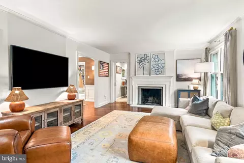 Living - 393 Colket Ln, Wayne, PA 19087 photo 1 of 5