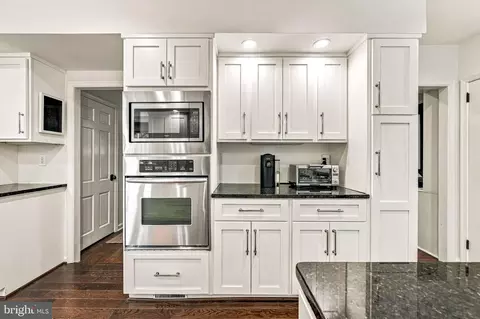 Kitchen - 393 Colket Ln, Wayne, PA 19087 photo 4 of 5