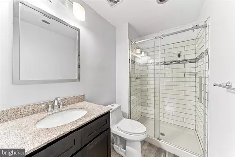 Bath - 40 Witherspoon Ct, Wayne, PA 19087 photo 1 of 2