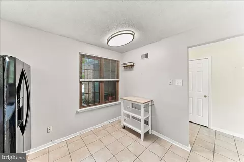 Entry Way - 40 Witherspoon Ct, Wayne, PA 19087 photo 3 of 4