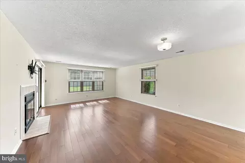 Living - 40 Witherspoon Ct, Wayne, PA 19087 photo 1 of 6
