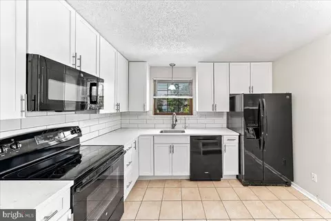 Kitchen - 40 Witherspoon Ct, Wayne, PA 19087 photo 1 of 2