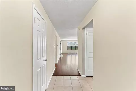Entry Way - 40 Witherspoon Ct, Wayne, PA 19087 photo 1 of 4