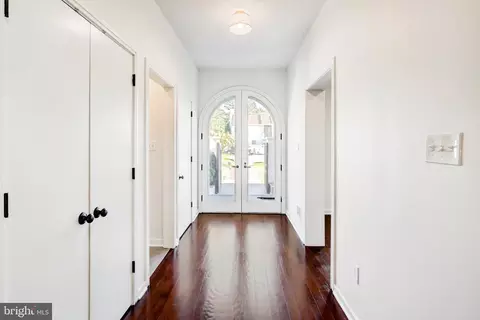 Entry Way - 9 Avignon #9, Devon, PA 19333 photo 1 of 12