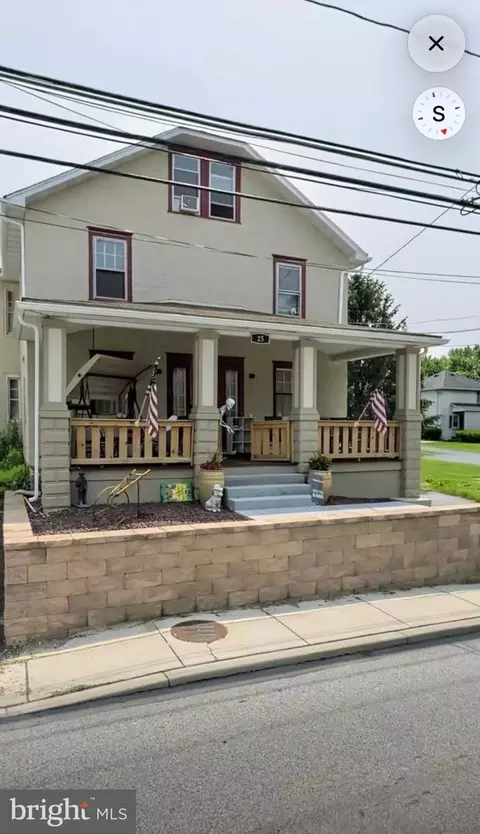 25 W Main St, Elverson, PA 19520