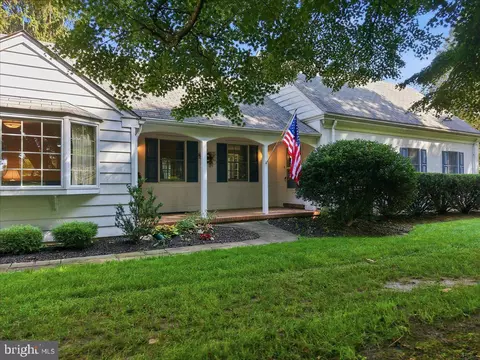 2289 Beaver Hill Rd, Chester Springs, PA 19425
