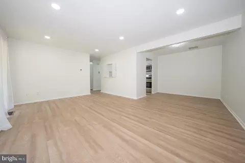 Living - 71 Drummers Ln, Wayne, PA 19087 photo 2 of 2