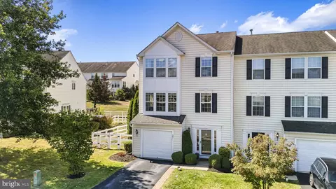 37 Bayberry Ln, Pottstown, PA 19465